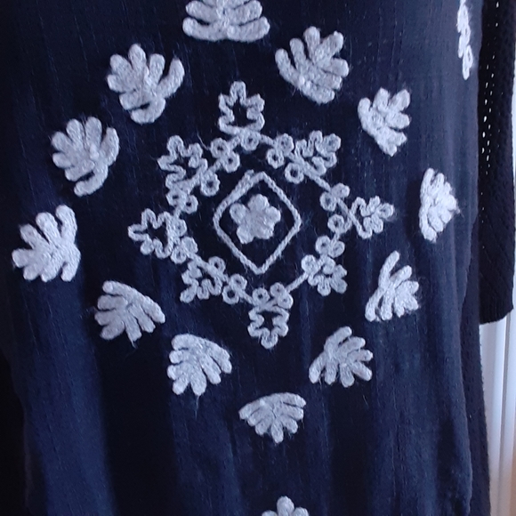 Selfie Couture by Trendology EMBROIDERED White on Navy XS/S Dress - Picture 3 of 13